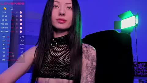 Snapshot of lightlove_iam chatting on December 3, 1:32 pm Bembi online show from December 3, 1:32 pm