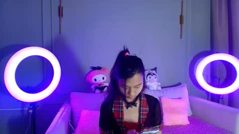 Lihn Pham online show from December 18, 3:12 am