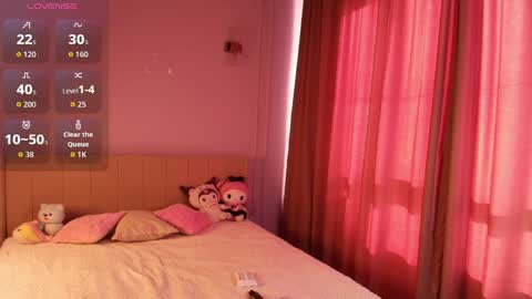 Lihn Pham online show from April 6, 3:04 am