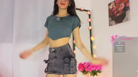 Snapshot of liiaa__7 chatting on July 7, 2:21 pm liiaa online show from July 7, 2:21 pm