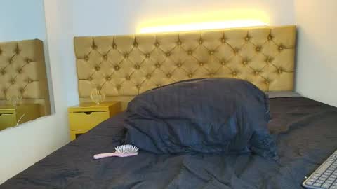 Liiaa Sweett  online show from May 15, 9:22 pm