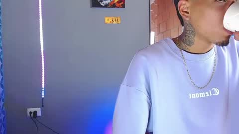 Daniel online show from April 21, 8:44 pm