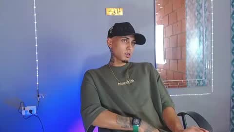 Snapshot of liiaam_lee_ chatting on June 24, 10:09 pm Daniel online show from June 24, 10:09 pm