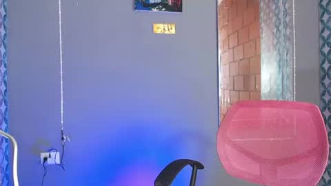 Snapshot of liiaam_lee_ chatting on July 1, 9:47 pm Daniel online show from July 1, 9:47 pm