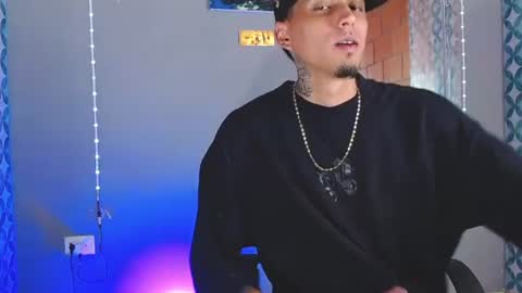 Snapshot of liiaam_lee_ chatting on July 8, 8:46 pm Daniel online show from July 8, 8:46 pm