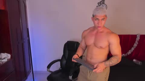 Snapshot of liiam_jesus chatting on November 25, 3:28 am liiam_jesus online show from November 25, 3:28 am