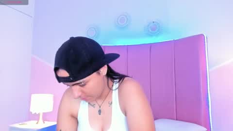Snapshot of liiam_smith_ chatting on September 24, 1:14 pm liiam_smith_ online show from September 24, 1:14 pm