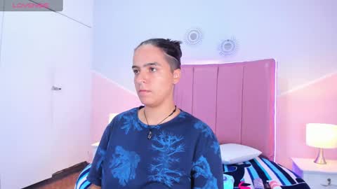 liiam_smith_ online show from October 20, 12:38 pm