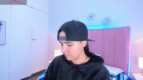 liiam_smith_ online show from October 22, 12:27 pm