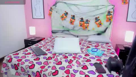 liiam_smith_ online show from October 31, 1:34 pm