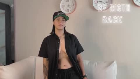 liiam_smith_ online show from November 4, 2:05 pm