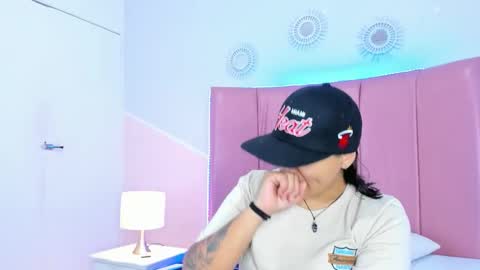 liiam_smith_ online show from November 13, 1:54 pm