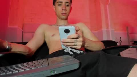 Snapshot of liiamhudson_ chatting on February 16, 7:15 am L I I A M online show from February 16, 7:15 am