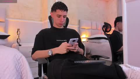 Snapshot of liiamhudson_ chatting on March 7, 4:24 am L I I A M online show from March 7, 4:24 am