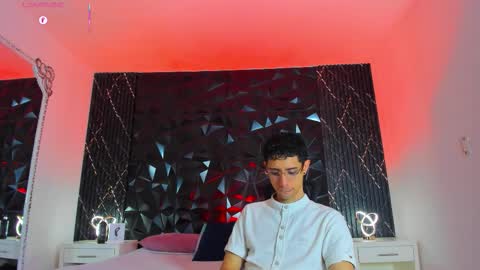 Snapshot of liiamhudson_ chatting on September 21, 5:03 pm L I I A M online show from September 21, 5:03 pm