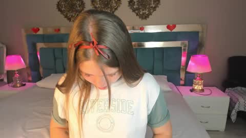 Snapshot of liiavelvet chatting on April 2, 3:48 am Lia online show from April 2, 3:48 am