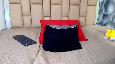 Snapshot of liil_miia chatting on February 5, 7:40 pm Miia online show from February 5, 7:40 pm