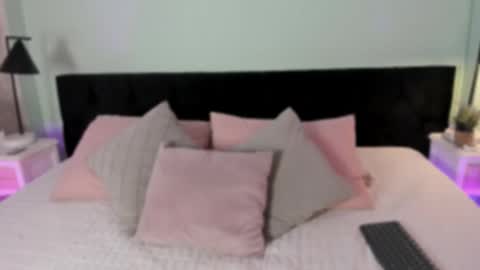 lily  online show from October 17, 7:38 pm