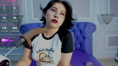 Snapshot of liily_hot chatting on November 9, 8:12 am LIILY online show from November 9, 8:12 am