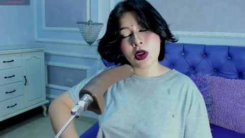 Snapshot of liily_hot chatting on November 16, 12:27 am LIILY online show from November 16, 12:27 am