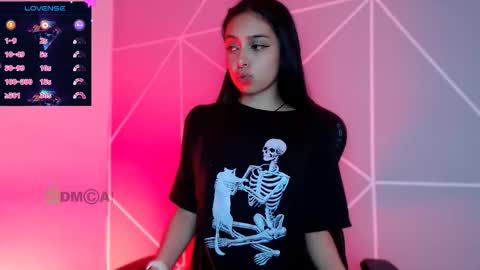 Snapshot of liilylouise chatting on October 27, 12:53 pm Liliana online show from October 27, 12:53 pm