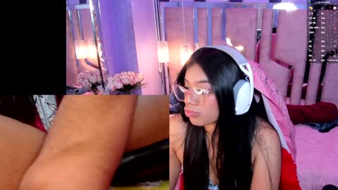 Snapshot of liis_ chatting on December 2, 1:13 pm Liss online show from December 2, 1:13 pm