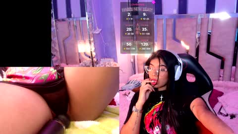 Snapshot of liis_ chatting on January 2, 12:46 pm Liss online show from January 2, 12:46 pm