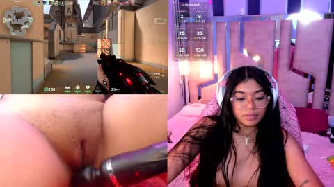 Snapshot of liis_ chatting on January 17, 3:43 pm Liss online show from January 17, 3:43 pm