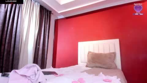 liivy_ online show from June 13, 2:59 pm