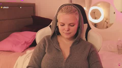 likaaberry online show from January 17, 12:32 pm