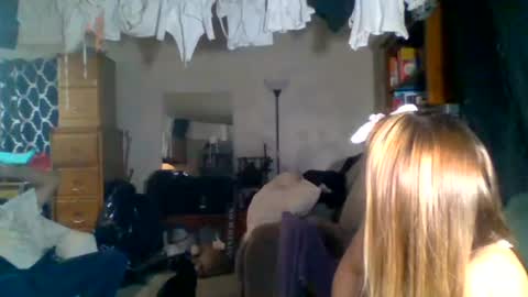 Snapshot of likerightnow chatting on July 5, 10:33 am likerightnow online show from July 5, 10:33 am