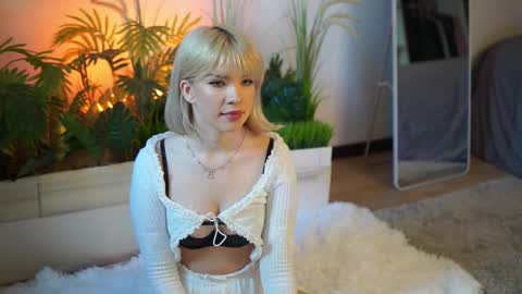 lil_chery online show from September 28, 8:20 am