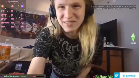 Snapshot of lil_gem chatting on April 18, 2:10 pm lil gemmie online show from April 18, 2:10 pm