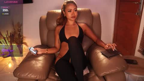 Miss K online show from November 5, 1:05 am