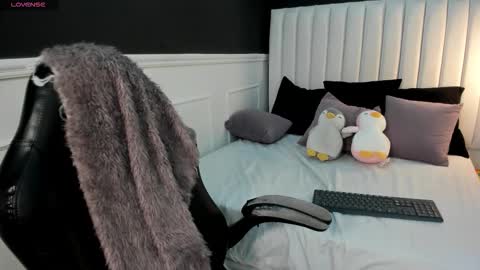 Lila  online show from March 27, 5:12 pm