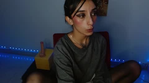 Lisaa online show from December 12, 6:03 am