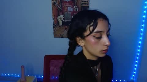 Lisaa online show from December 15, 9:56 am