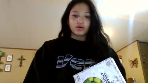 Snapshot of lil_luluvert chatting on July 12, 6:48 am lil_luluvert online show from July 12, 6:48 am