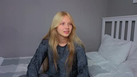 Emma online show from October 13, 9:42 am