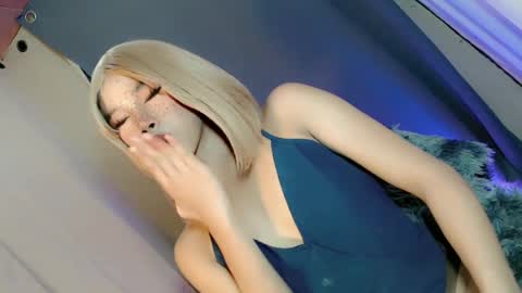 Snapshot of lil_trixxy chatting on June 18, 1:50 am lil_trixxy online show from June 18, 1:50 am