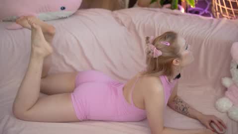 Rina  online show from November 21, 7:45 pm