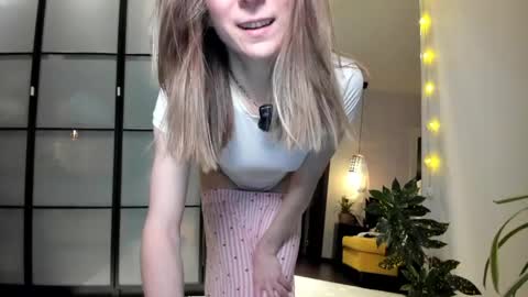 Snapshot of lil_uff chatting on May 1, 10:03 pm aka princessmaya online show from May 1, 10:03 pm