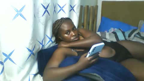 Snapshot of lil_wamboi chatting on May 16, 8:07 pm lil_wamboi online show from May 16, 8:07 pm