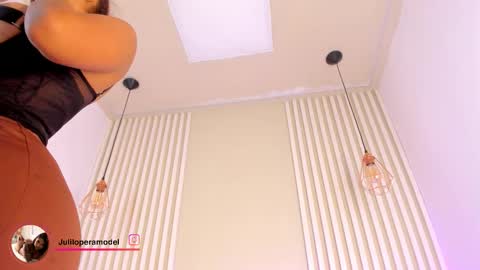 Snapshot of lila_cohen chatting on October 28, 4:49 am L I L A online show from October 28, 4:49 am