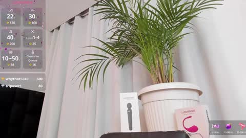 Lila online show from December 1, 11:36 pm