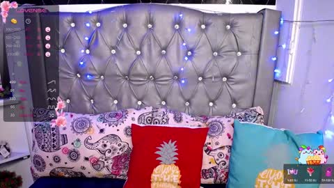   online show from December 3, 4:50 pm