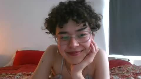 Snapshot of lilac_dreamsss chatting on June 16, 12:41 pm lilac_dreamsss online show from June 16, 12:41 pm