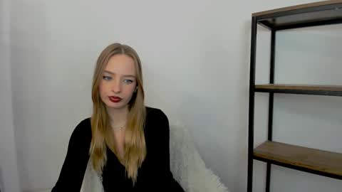 Snapshot of liladesire chatting on December 5, 6:44 pm LiliaDesire online show from December 5, 6:44 pm