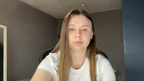 Lily online show from September 28, 8:20 am