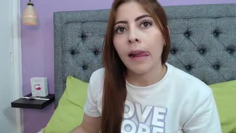 Snapshot of lilasuni chatting on November 27, 3:25 pm Lilasuni online show from November 27, 3:25 pm